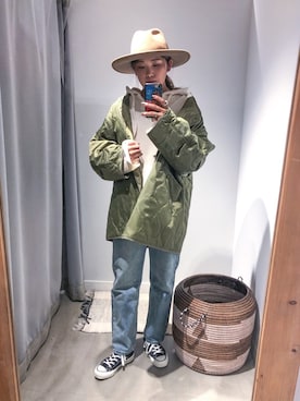 「アイテム（その他アウター、グリーン系）」を使った、あちょ.さん（レディース・161cm）の秋コーディネート