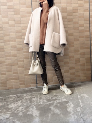 Mila Owen（ミラオーウェン）の「ノーカラーシャツカーブボア