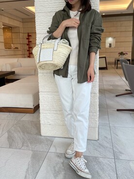 「アイテム（かごバッグ、ホワイト系）」を使った、kumikoさん（レディース・160cm）の春コーディネート