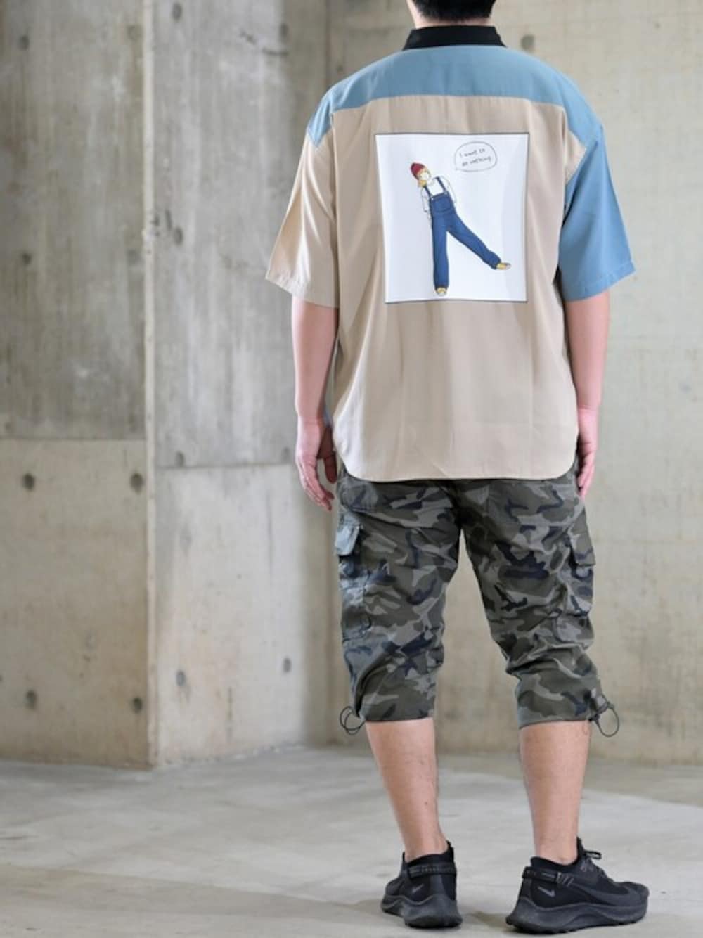 「シャツ、カモフラ、アウトドアスタイル、迷彩、カーゴパンツ、７分丈パンツ、シャツスタイル、夏コーデ、半袖シャツ、OUTDOOR PRODUCTS」｜「Limited Line Naive Magicの【a】シルクタッチ ポリエステル バックプリント半袖シャツ（シャツ/ブラウス、その他）」を使った、JOHNSCLOSETさん（メンズ・171cm）の夏コーディネートの1枚目の写真