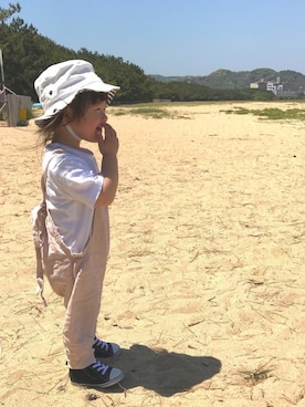 「海」｜「アイテム（オールインワン・サロペット）」を使った、Hanaさん（キッズ・80cm）の春コーディネート
