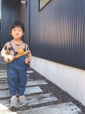 「おさげ」｜「アイテム（オールインワン・サロペット）」を使った、Hanaさん（キッズ・80cm）の秋コーディネート