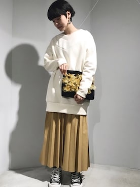 「アイテム（クラッチバッグ）」を使った、えぐちさん（レディース・162cm）の秋コーディネート