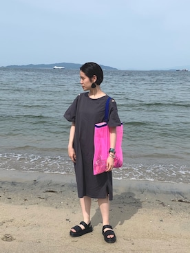「蛍光カラー」｜「アイテム（ワンピース/ドレス）」を使った、えぐちさん（レディース・162cm）の夏コーディネート