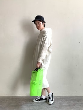 「蛍光カラー」｜「アイテム（ワンピース/ドレス）」を使った、えぐちさん（レディース・162cm）の春コーディネート