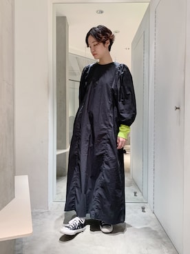 「蛍光カラー」｜「アイテム（ワンピース/ドレス）」を使った、えぐちさん（レディース・162cm）の冬コーディネート