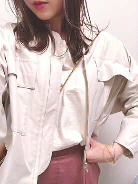 ブルゾンを使った 白ジャケット のレディース人気ファッションコーディネート Wear