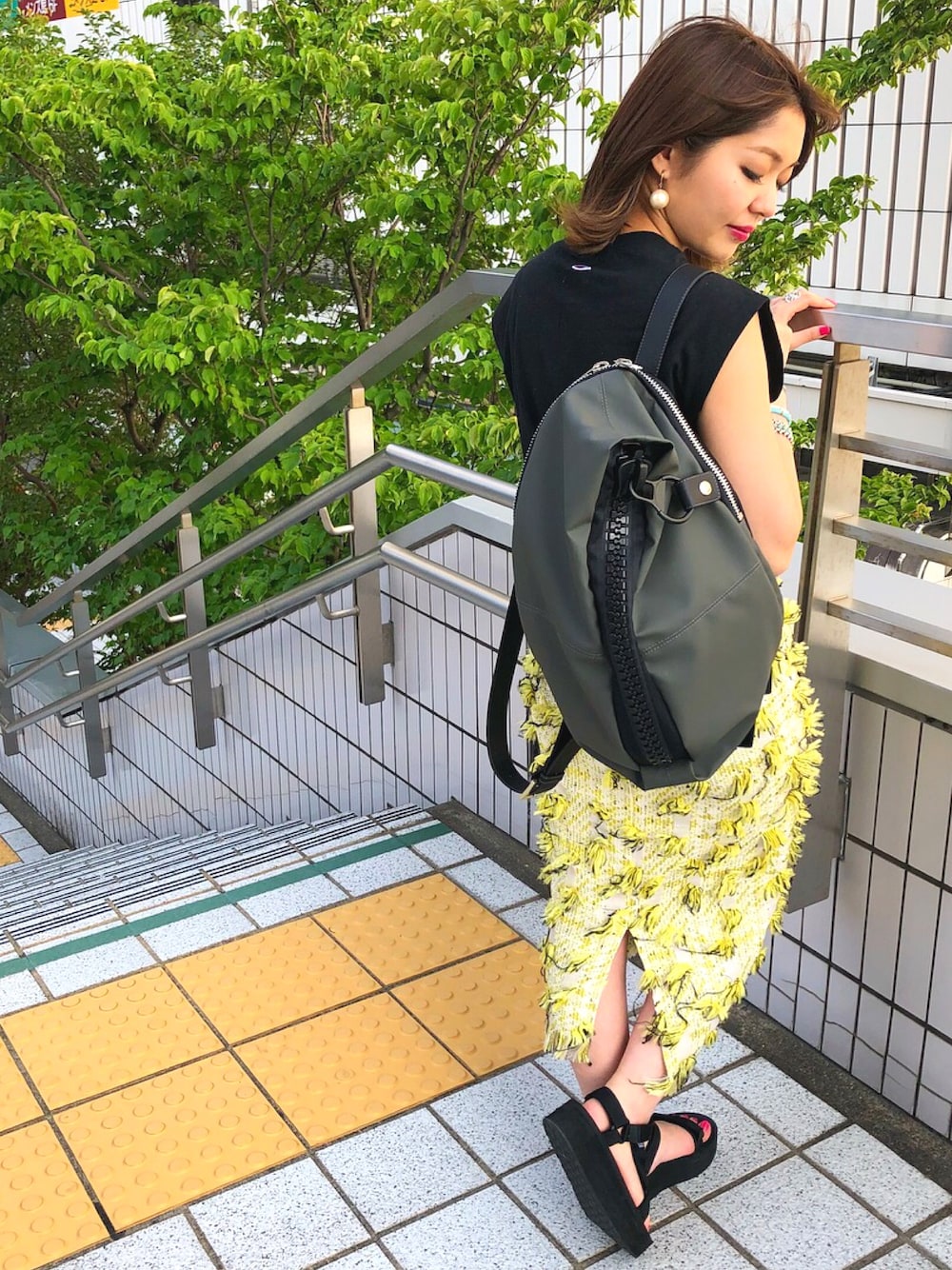 「リュック、夏、大人カジュアル、テバ、チャンピオン、Tシャツ、カジュアル、おでかけ」｜「PAPILLONNERのアイテム（バックパック/リュック、グレー系）」を使った、minimi_nln0804 さん（レディース・151cm）の夏コーディネートの1枚目の写真