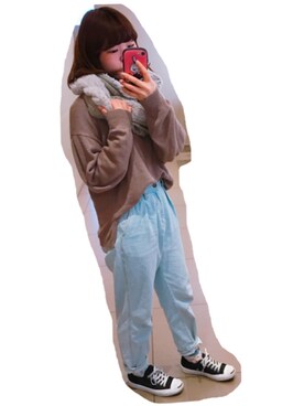 「GU（ジーユー）のアイテム（デニムパンツ、ブルー系）」を使った、りっぴさん（レディース・155cm）の春コーディネート