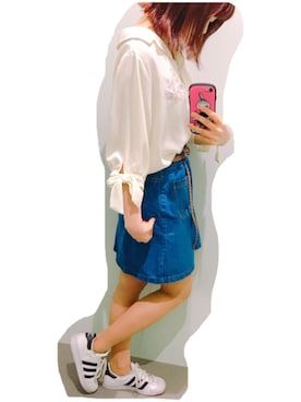 「Honeys（ハニーズ）のアイテム（デニムスカート、ブルー系）」を使った、りっぴさん（レディース・155cm）の春コーディネート