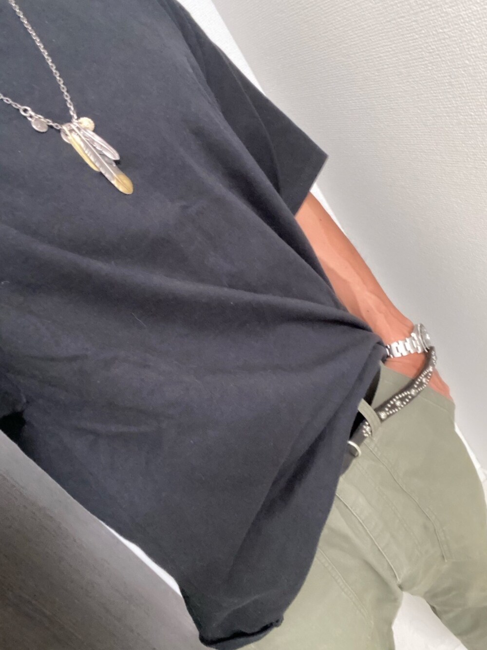 「休日スタイル」｜「Championのアイテム（Tシャツ/カットソー、ブラック系）」を使った、jjjjjjkkkk さん（メンズ・172cm）の春コーディネートの1枚目の写真