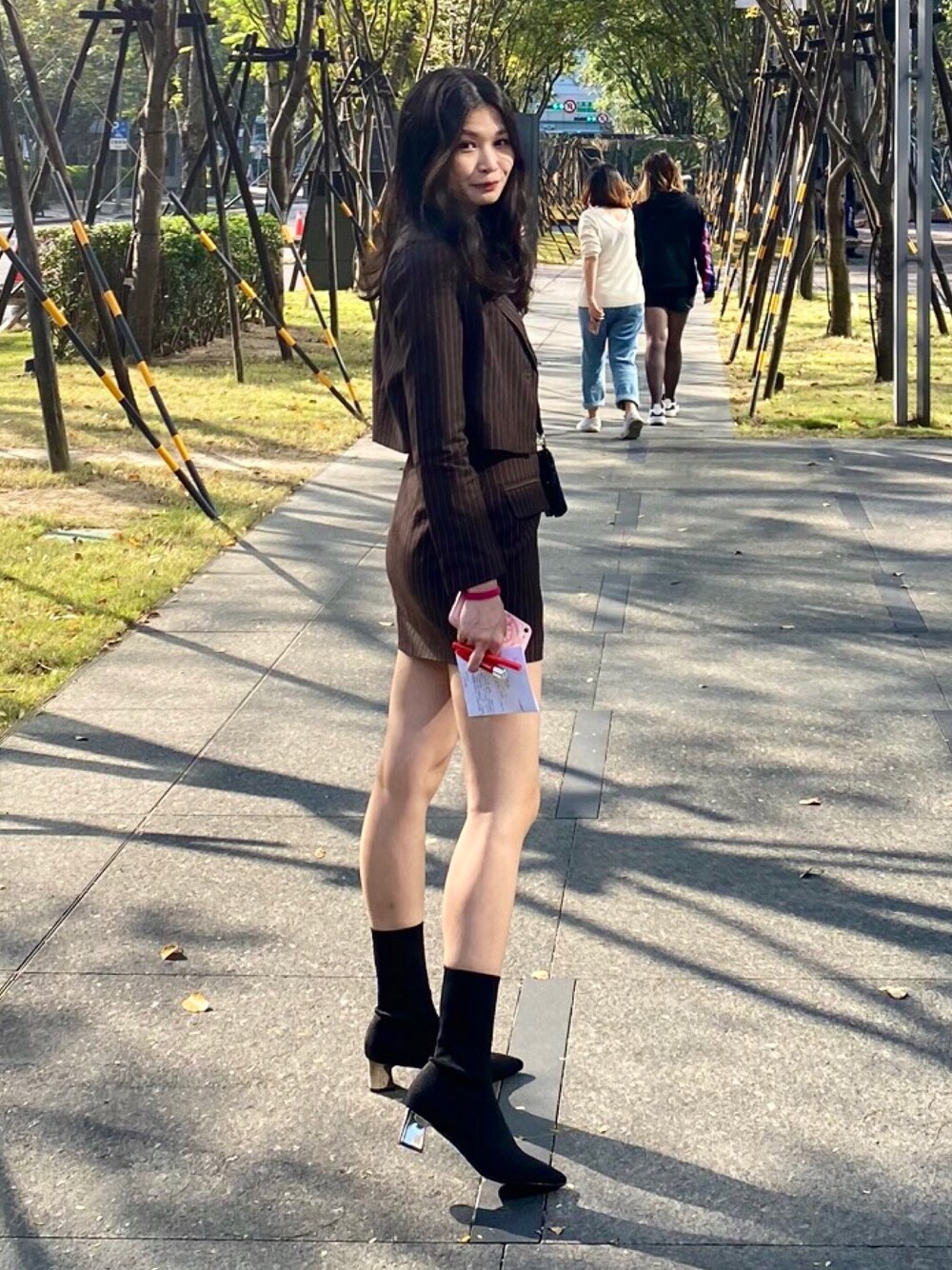 「Taobao」｜「taoboのアイテム（セットアップ、ブラウン系）」を使った、Amanda さん（レディース・167cm）の冬コーディネートの1枚目の写真