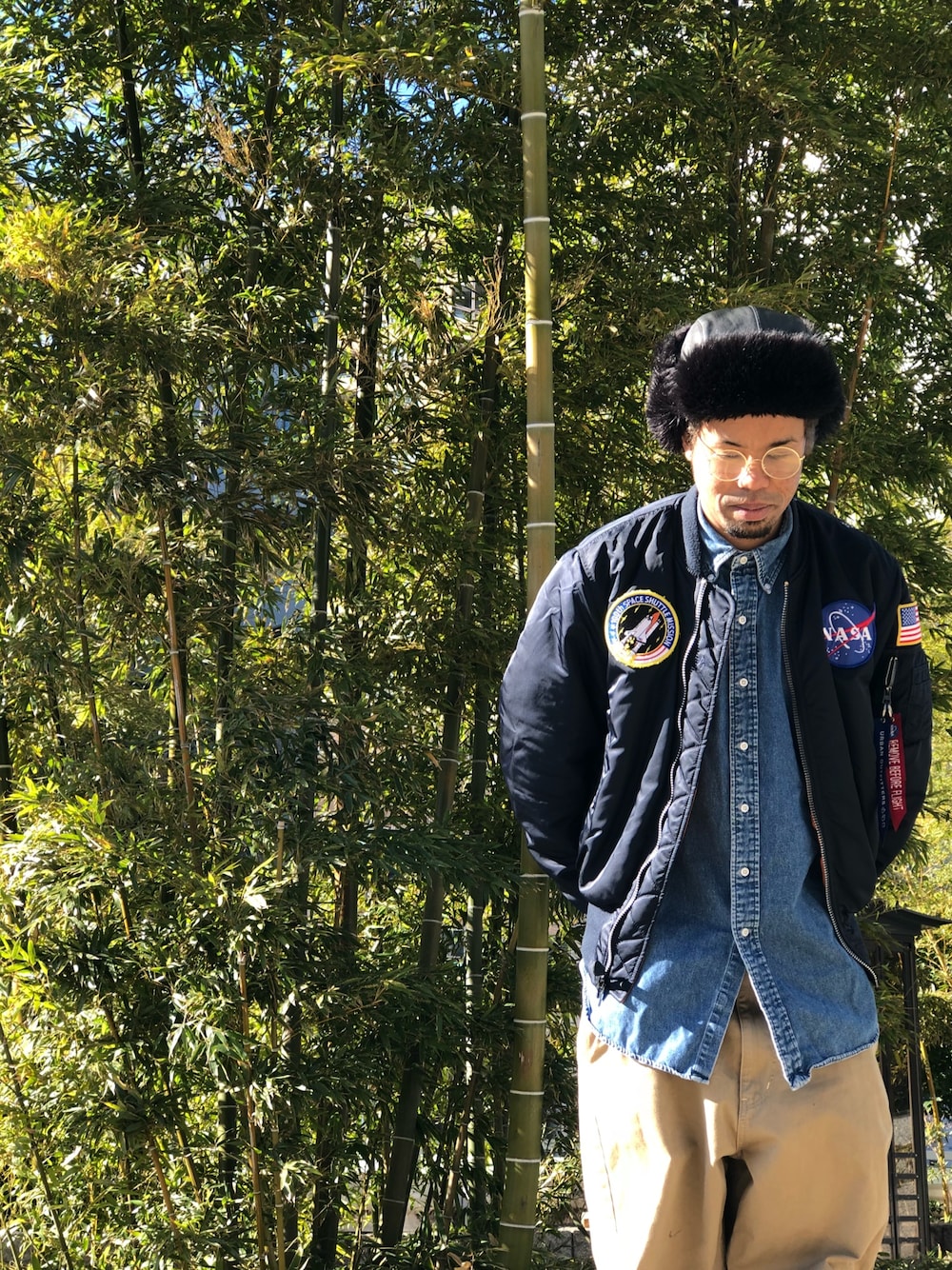 「冬コーデ、2018、正月、NASA、新年一発目、大人カジュアル、おしゃれさんと繋がりたい、スニーカー、シンプル、古着」｜「NASAのアイテム（MA-1、ブルー系）」を使った、Joshuaさん（メンズ・174cm）の冬コーディネートの1枚目の写真