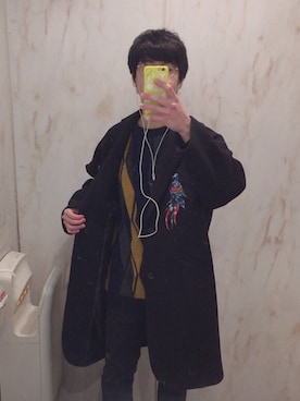 「glamb（グラム）のアイテム（チェスターコート）」を使った、せっちゃんさん（メンズ・177cm）の冬コーディネート