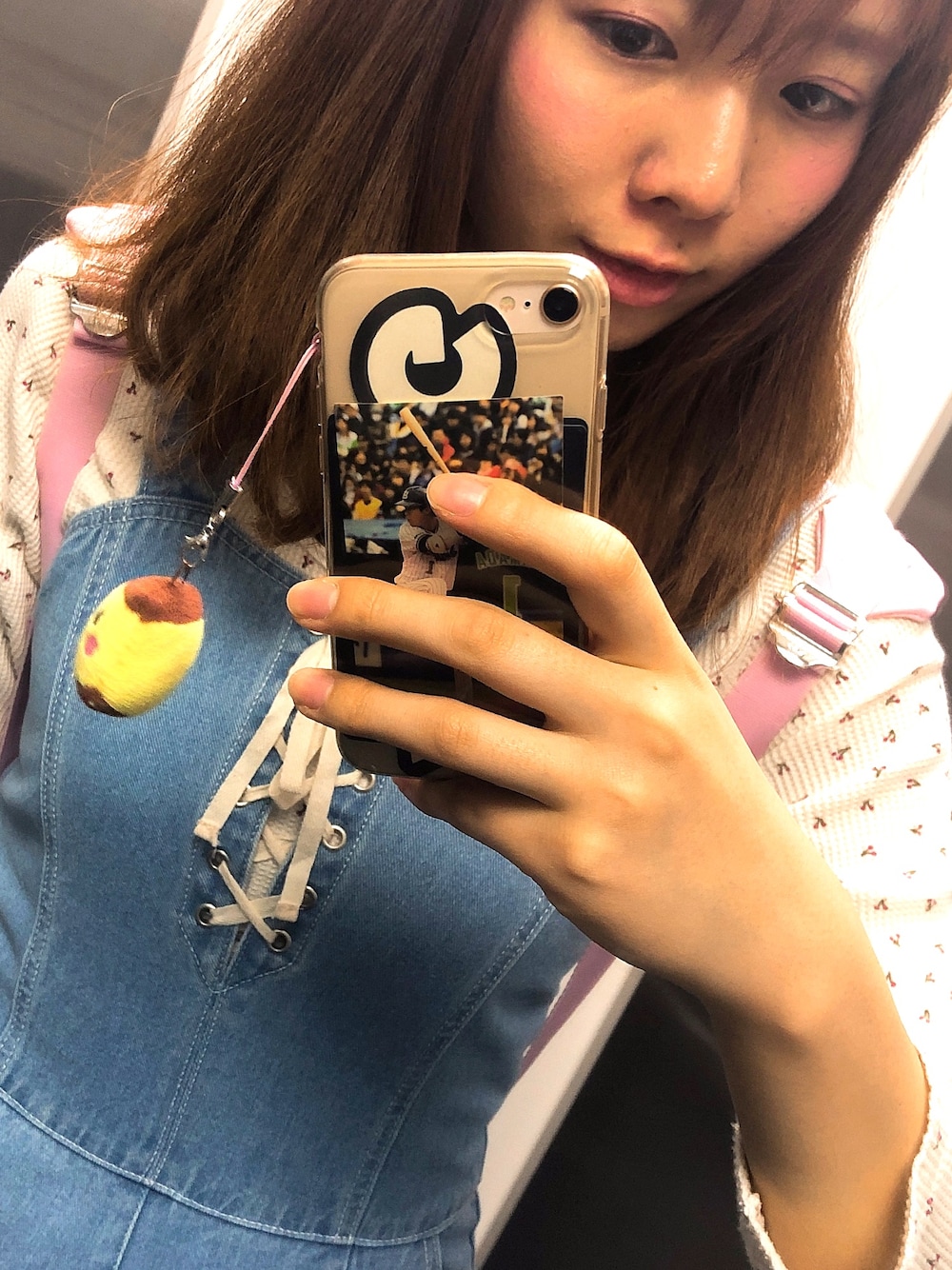 「one after another NICE CLAUP、サロペット、デニム、seemi.byNICE CLAUP、春コーデ、チェリー、高身長女子、高身長コーデ」｜「one after another NICE CLAUPのアイテム（オールインワン・サロペット、ブルー系）」を使った、akaneさん（レディース・170cm）の春コーディネートの1枚目の写真