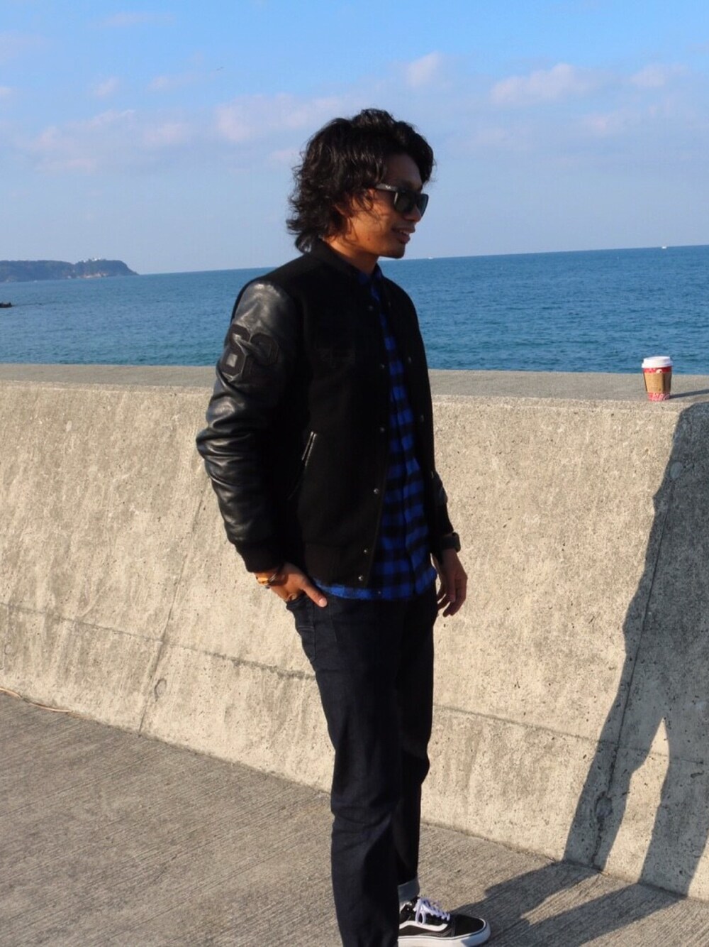 「チェックシャツ、SURF、シンプル、クリスマス」｜「MAGIC NUMBERのBaffalo Check BD Shirts（シャツ/ブラウス、ブルー系）」を使った、Junさん（メンズ・171cm）の冬コーディネートの1枚目の写真