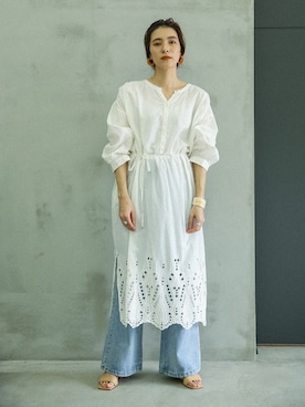 カットワークエンブロイダリーop コットン刺繍サイドスリット長袖ロングワンピースを使った人気ファッションコーディネート Wear