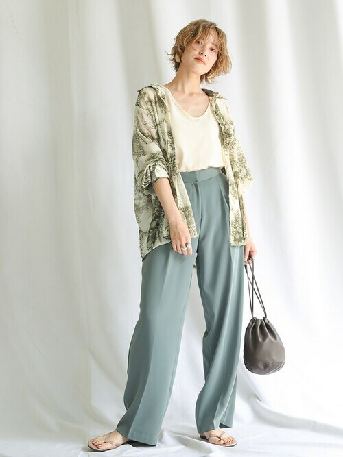 SELECT MOCAさんのコーディネート