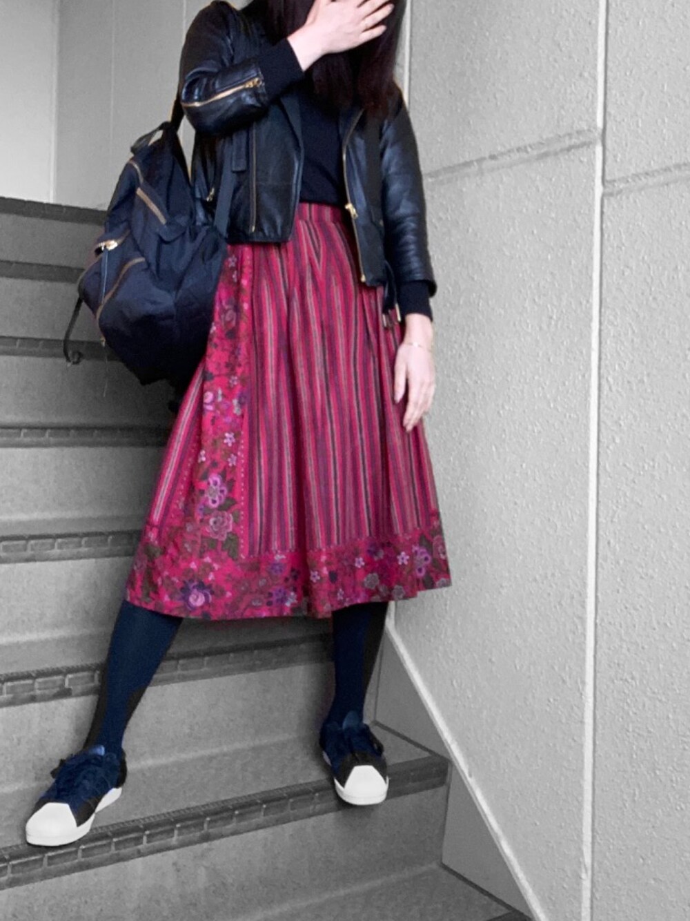 「やっぱりストリートが好き、ライダース、ライダースジャケット、古着、古着MIX、古着コーデ、ビンテージ、vintage、VINTAGE、ヴィンテージ」｜「canariのアイテム（ライダースジャケット、ブラック系）」を使った、りさん（レディース・165cm）の秋コーディネートの1枚目の写真