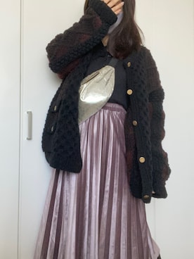 「アイテム（ボディバッグ/ウエストポーチ、シルバー系）」を使った、りさん（レディース・165cm）の秋コーディネート