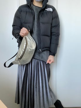「アイテム（ボディバッグ/ウエストポーチ、シルバー系）」を使った、りさん（レディース・165cm）の冬コーディネート