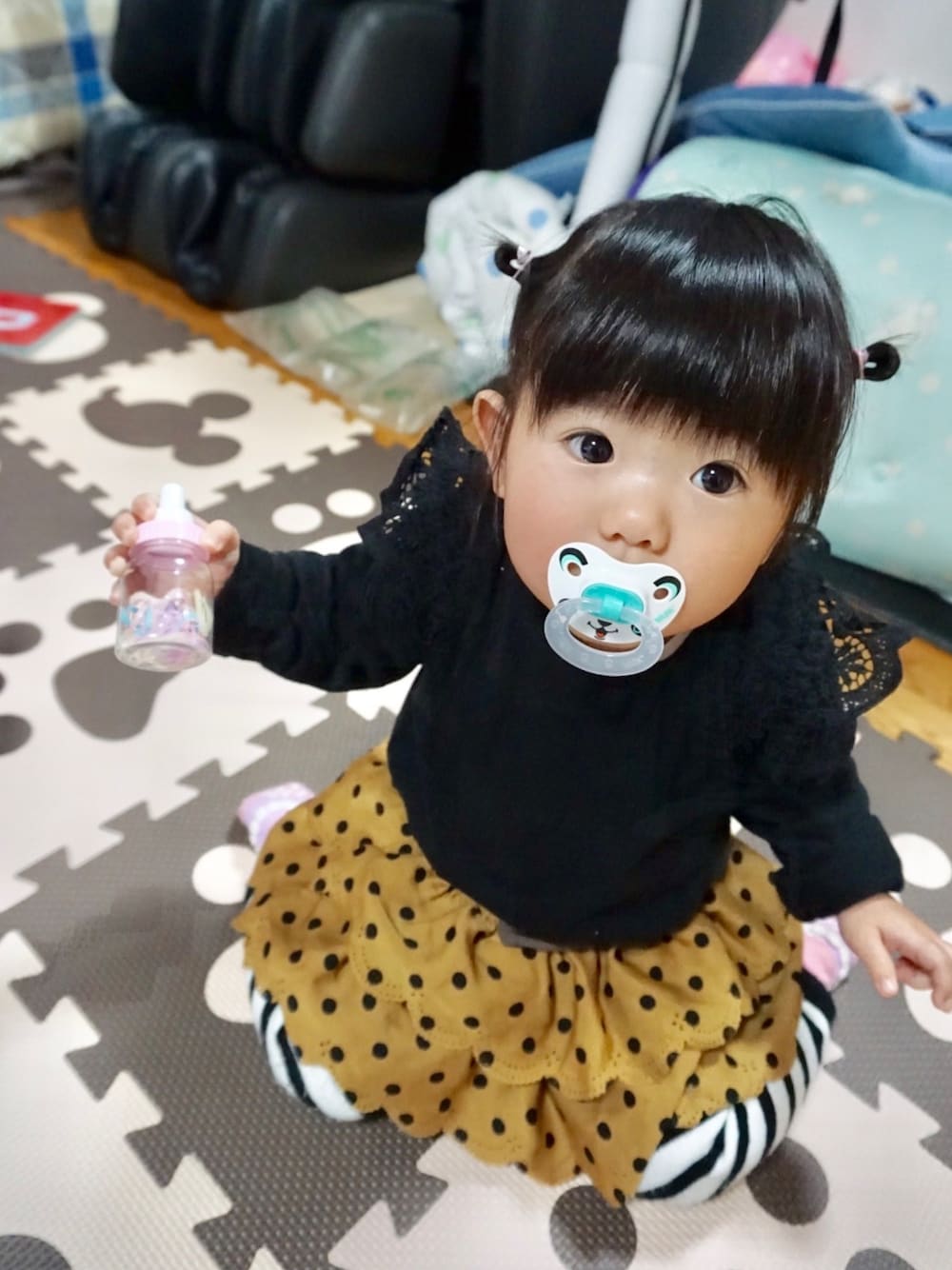 「プチプラ、秋、ハロウィン」｜「PETIT BATEAUのアイテム（その他ベビー用品、ブラック系）」を使った、かおりさん（レディース・80cm）の秋コーディネートの1枚目の写真