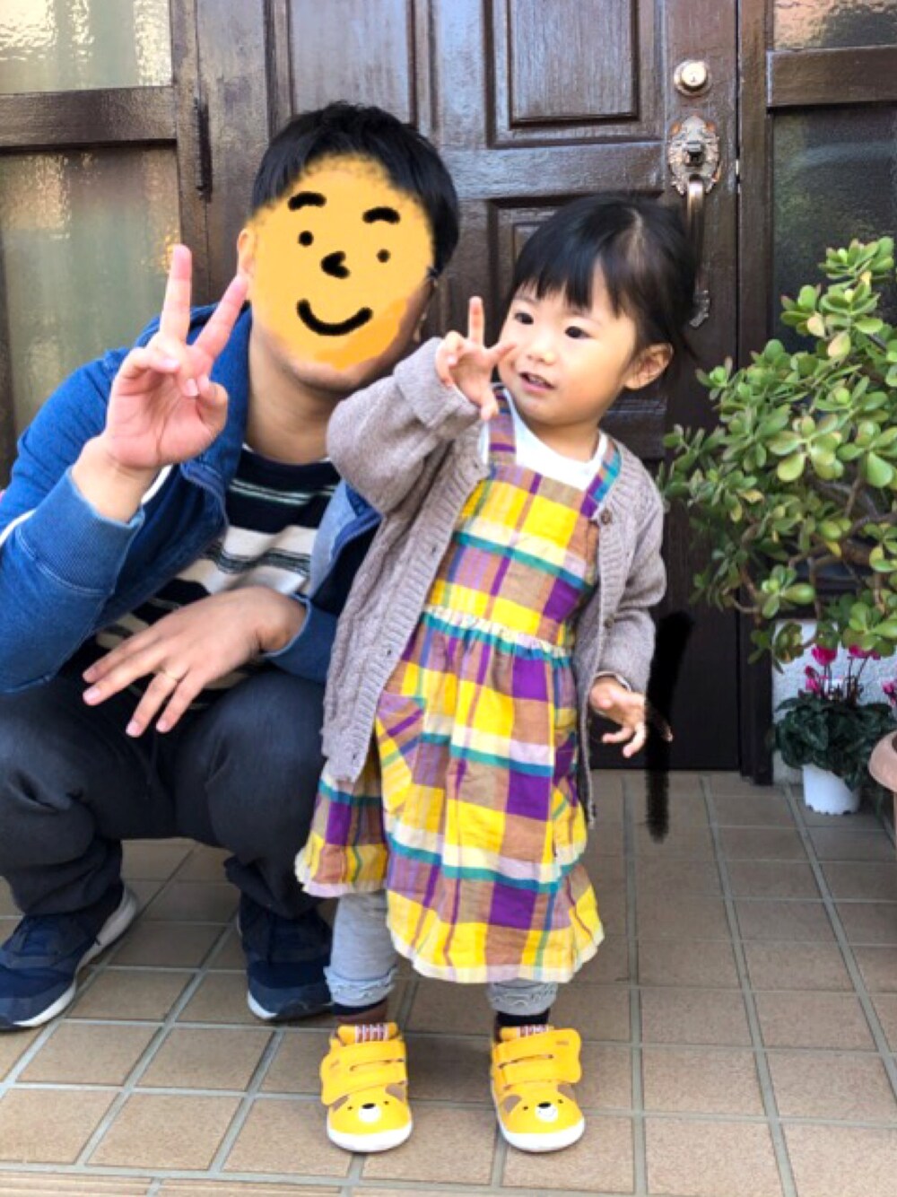 「秋のコーデ、休日スタイル、チェック」｜「SHOO・LA・RUEのアイテム（ジャンパースカート、その他）」を使った、かおりさん（レディース・80cm）の秋コーディネートの1枚目の写真