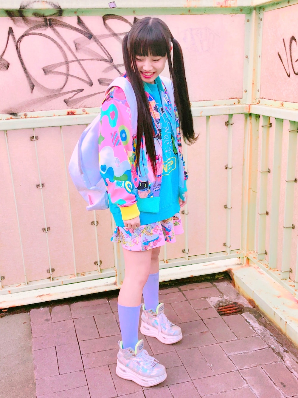 「galaxxxyのアイテム（ジャケット/アウター、その他）」を使った、ぁぃぁぃさん（レディース・163cm）の春コーディネートの1枚目の写真