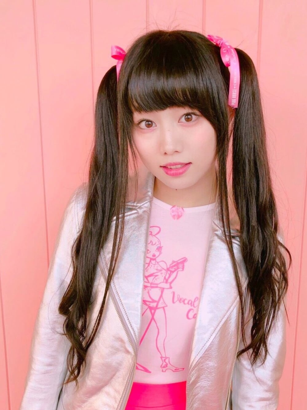 「MILKのアイテム（Tシャツ/カットソー、ピンク系）」を使った、ぁぃぁぃさん（レディース・163cm）の冬コーディネートの1枚目の写真