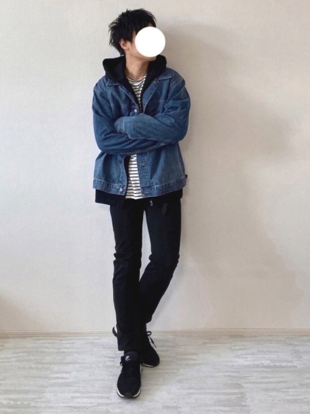 「UNIQLO、UNIQLOU、UNIQLO U、ユニクロ、ユニクロU、デニムジャケット、プチプラ、プチプラコーデ、定番、やっぱりストリートが好き」｜「UNIQLOのデニムジャケット（ブルゾン、ブルー系）」を使った、カテキンさん（メンズ・172cm）の秋コーディネートの1枚目の写真