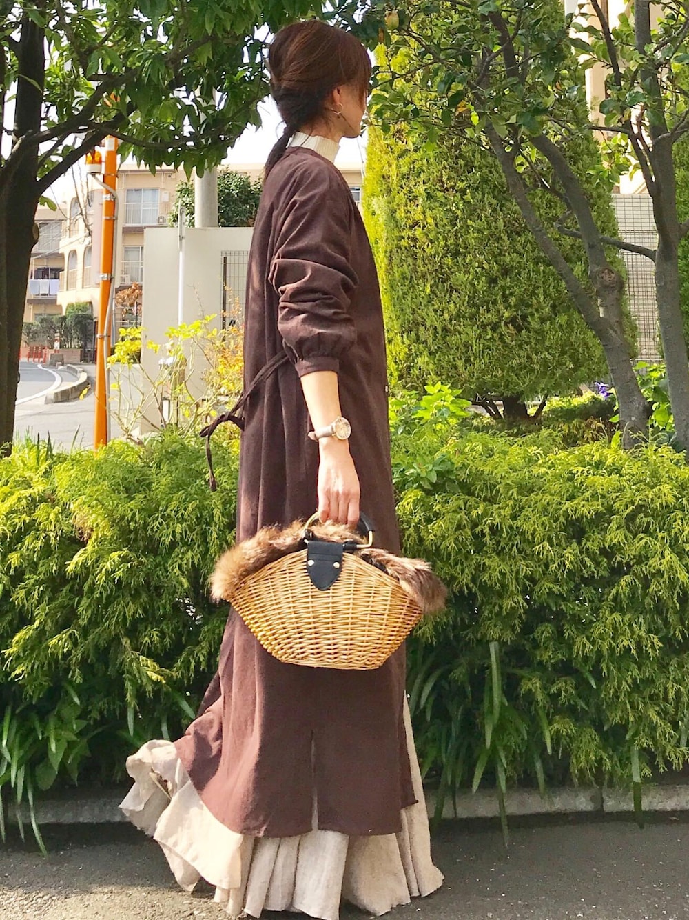 「年末WEAR感謝祭、Bou Jeloud、大人コーデ、ハイネックニット、アントマリーズ、コーデュロイワンピ、ロングワンピース、マキシスカート、レイヤードスタイル、オトナカジュアル」｜「Bou Jeloudのヒートハイネック袖釦ＰＯ（ニット/セーター、ホワイト系）」を使った、ＫＲさん（レディース・159cm）の冬コーディネートの1枚目の写真