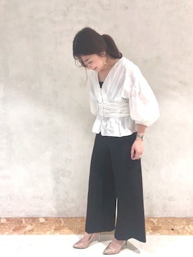 「RANDA（ランダ）のグリッターハイヒールパンプス（パンプス、シルバー系）」を使った、narumi matsuokaさん（レディース・155cm）の春コーディネート