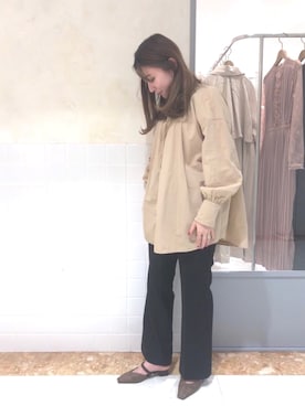 「RANDA（ランダ）のソフトスクエアトゥミュールシューズ（パンプス、ブラウン系）」を使った、narumi matsuokaさん（レディース・155cm）の春コーディネート