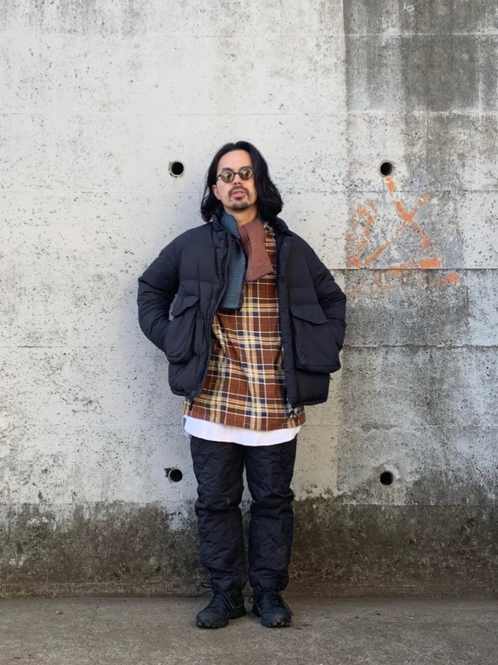 「snow peak、south2west8、inov8、BYBORRE、白山眼鏡、UNUSED、冬コーデ、ダウンジャケット、ダウンパンツ、カジュアルコーデ」｜「Snow Peakの＜Snow Peak（スノーピーク）＞ RECYCLED D/JKT/ダウンジャケット（ダウンジャケット/コート、ブラック系）」を使った、toshiya kato／加藤 寿弥さん（メンズ・166cm）の冬コーディネートの1枚目の写真