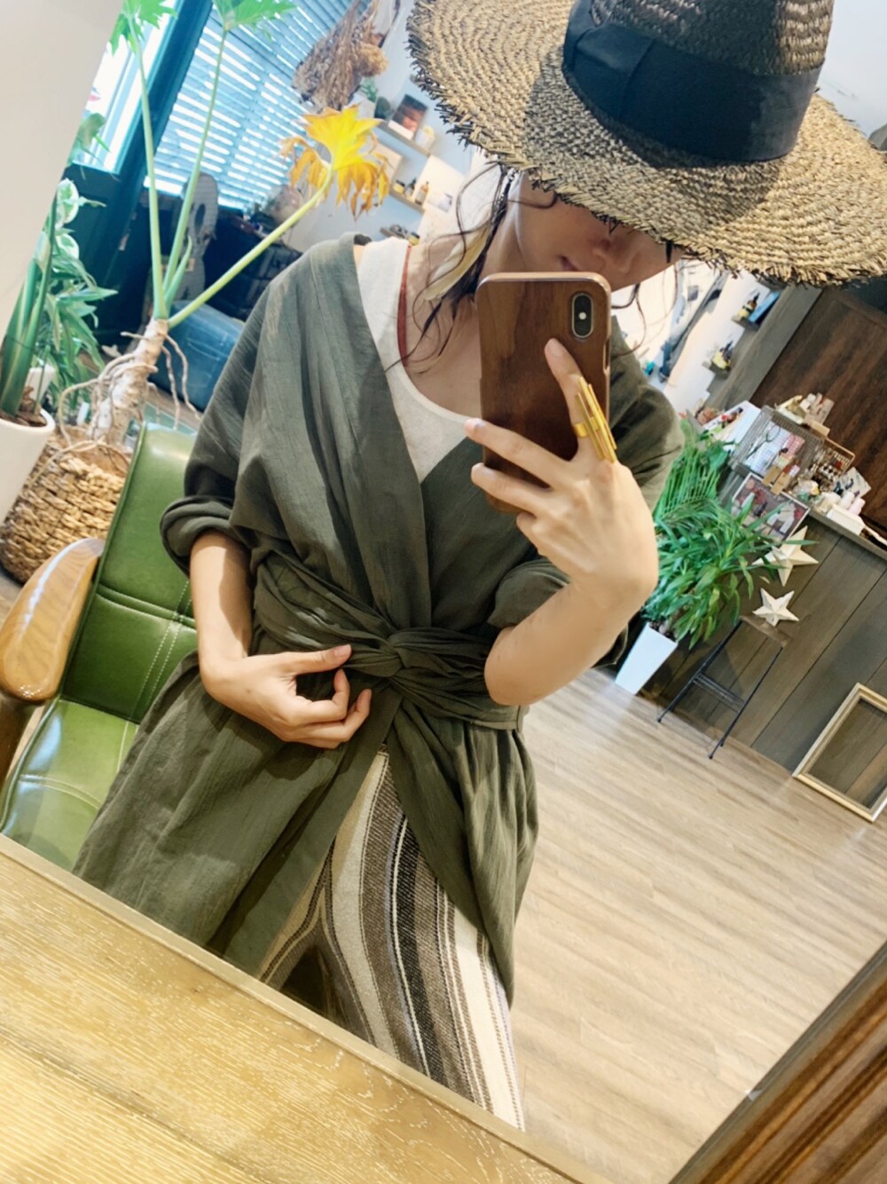 SHIORI HIRAI◡̈さんの「TODAYFUL(トゥディフル) ''belted shirts gown'' ベルト付きシャツガウン（TODAYFUL）」を使ったコーディネートの1枚目の写真