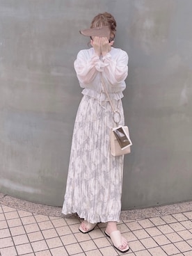 「GRL（グレイル）の光沢シフォンカーディガン（カーディガン/ボレロ）」を使った、𝘺𝘶𝘮𝘪さん（レディース・152cm）の春コーディネート