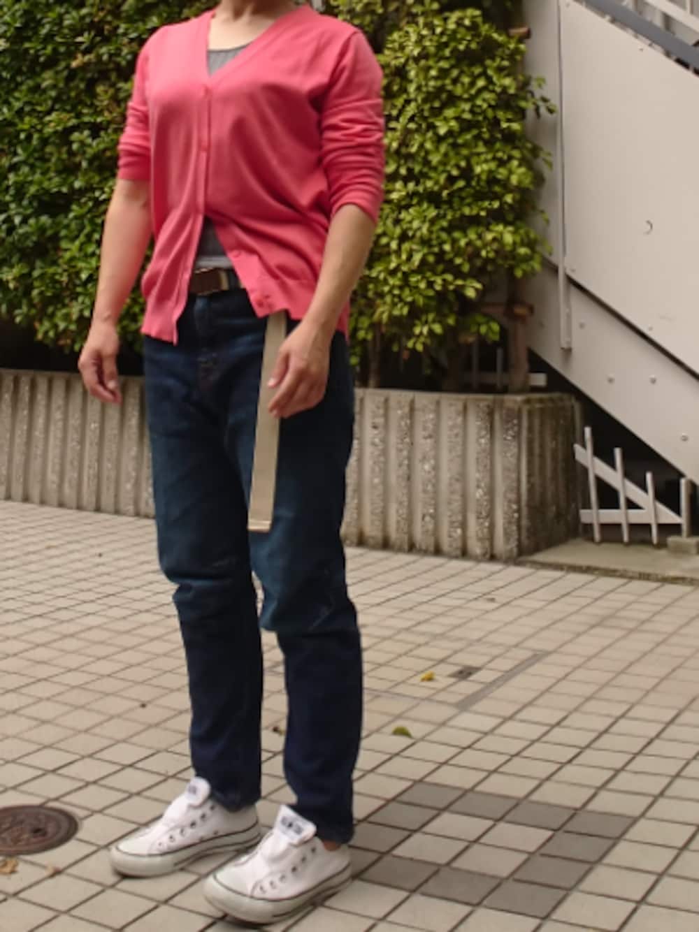 「通勤コーデ、カジュアル、アラフォー、アラフォーコーデ」｜「UNIQLOのアイテム（カーディガン/ボレロ、ピンク系）」を使った、ミドコさん（レディース・155cm）の夏コーディネートの1枚目の写真