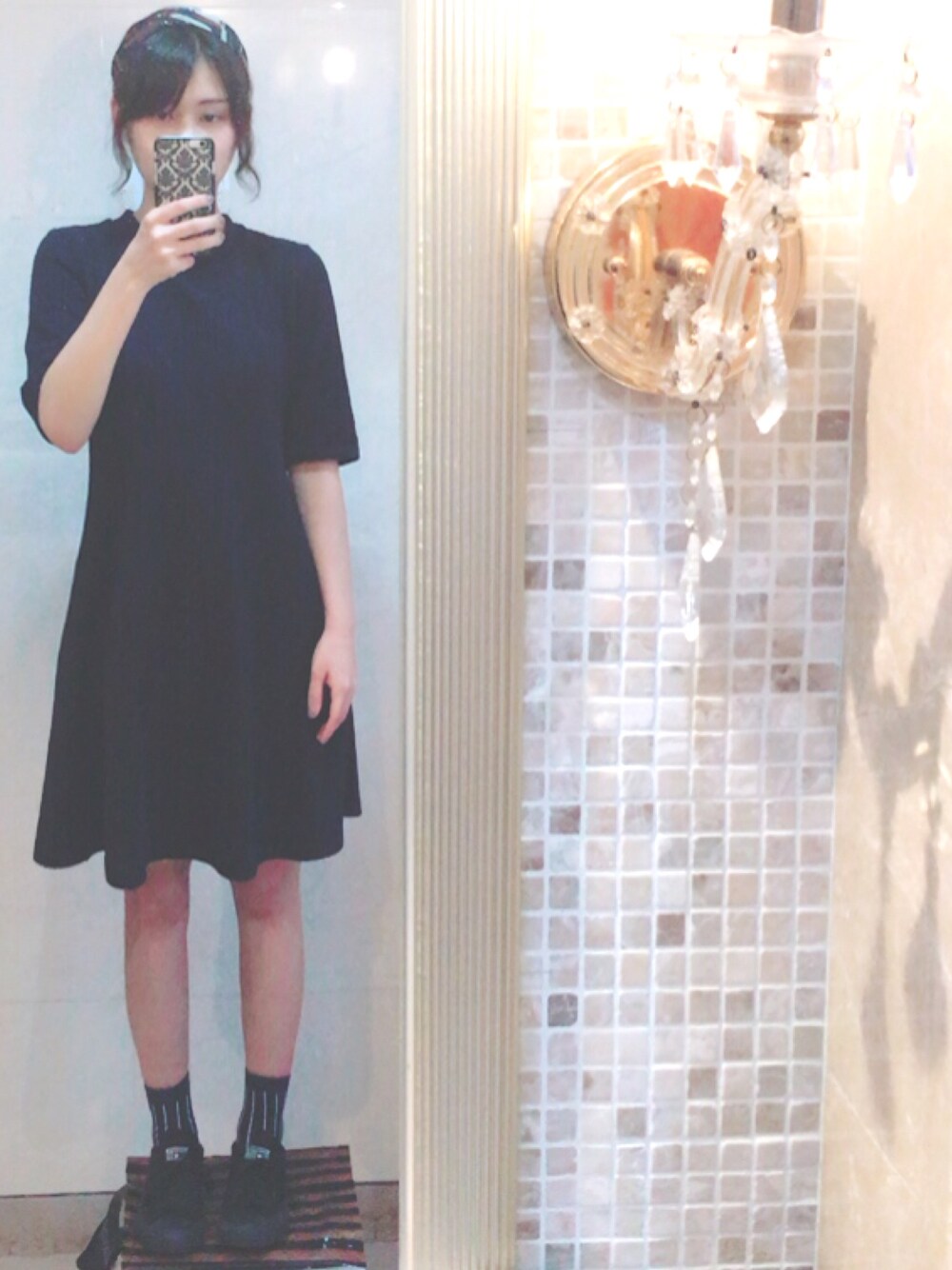 「スニーカー、はるコーデ、ワンピース、ネイビー」｜「UNIQLOのアイテム（ワンピース、ブルー系）」を使った、MYAOさん（レディース・160cm）の春コーディネートの1枚目の写真