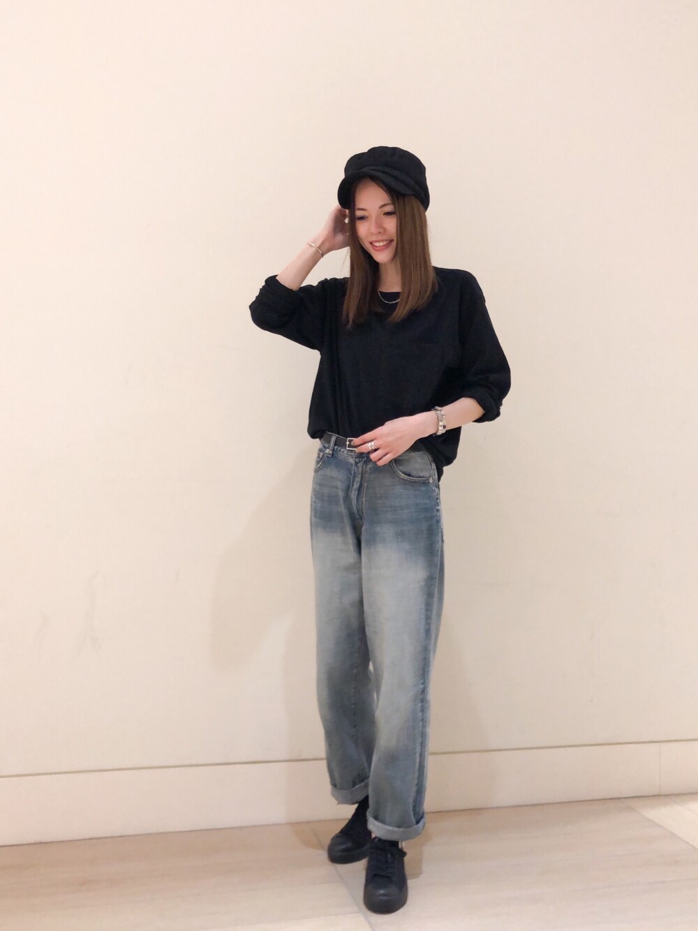 「カジュアル、大人カジュアル、シンプル、スニーカーコーデ、プチプラコーデ、シンプルコーデ、カジュアルコーデ、デニム、デニムパンツ、アメリカンホリック」｜「AMERICAN HOLICのBIGポケットクルーネックカットプルオーバー（Tシャツ/カットソー、ブラック系）」を使った、yuki_abeさん（レディース・161cm）の夏コーディネートの1枚目の写真
