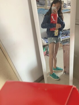 「PUMA（プーマ）のアイテム（ビーチサンダル）」を使った、木子希さん（レディース・157cm）の夏コーディネート