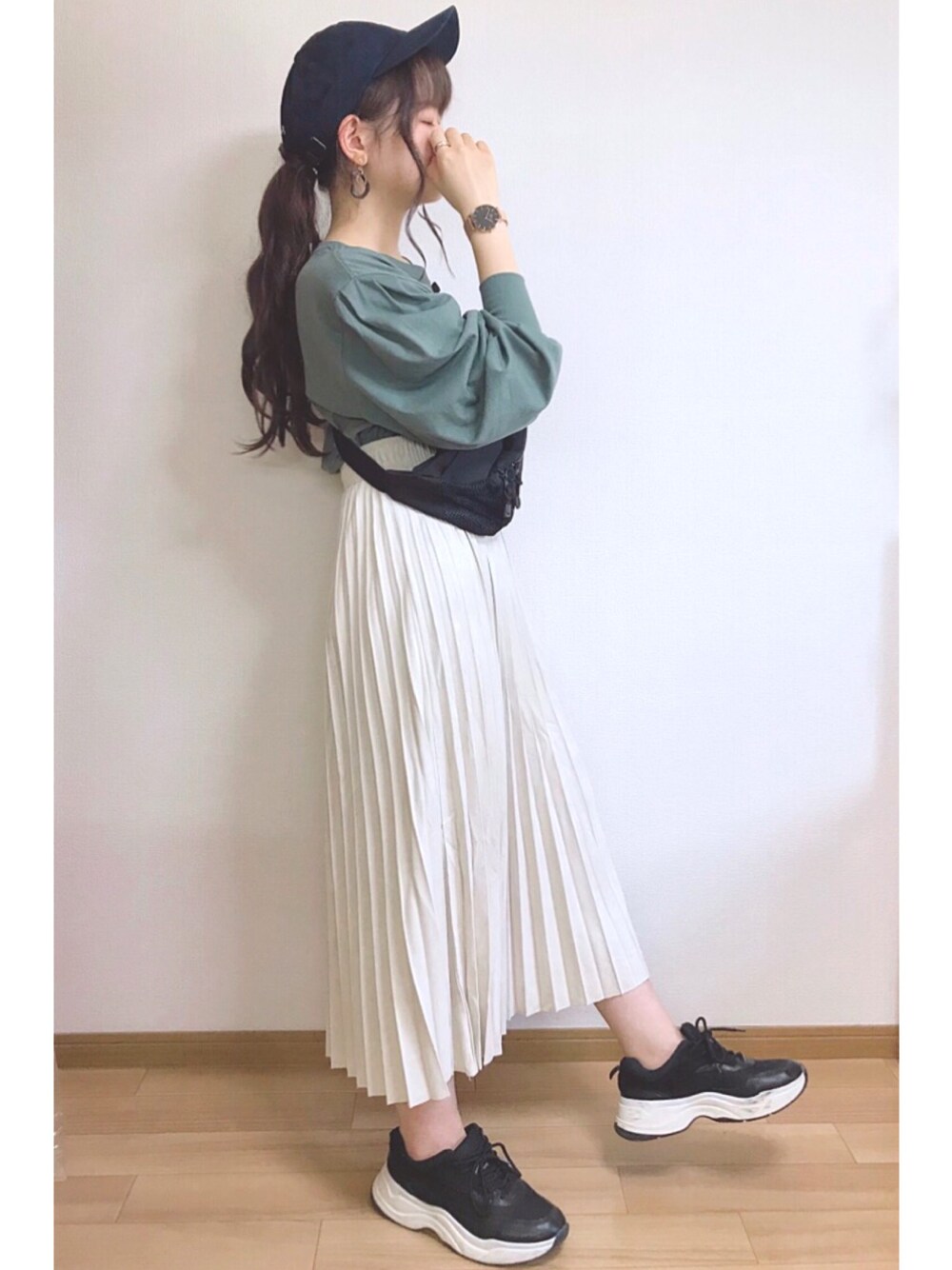 「kutir、クティール、古着コーデ、カジュアルコーデ、プチプラ、GU」｜「kutirのアソートロゴロンＴ（Tシャツ/カットソー、グリーン系）」を使った、もも⋆*さん（レディース・155cm）の夏コーディネートの1枚目の写真