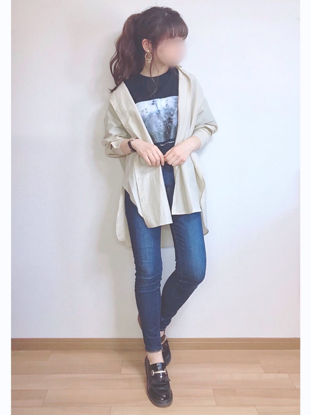 「USポロ、MONO-MART、アートTシャツ、URBAN RESEARCH、春コーデ、zozoデニム、低身長、きれいめカジュアル、シャツスタイル」｜「URBAN RESEARCHのコットンシルクオーバーシャツ（シャツ/ブラウス、ベージュ系）」を使った、もも⋆*さん（レディース・155cm）の春コーディネートの1枚目の写真