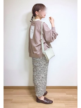 「SESTO（セスト）のかかとが踏めるコインローファー型押しパンプス（ローファー）」を使った、mocaさん（レディース・155cm）の春コーディネート