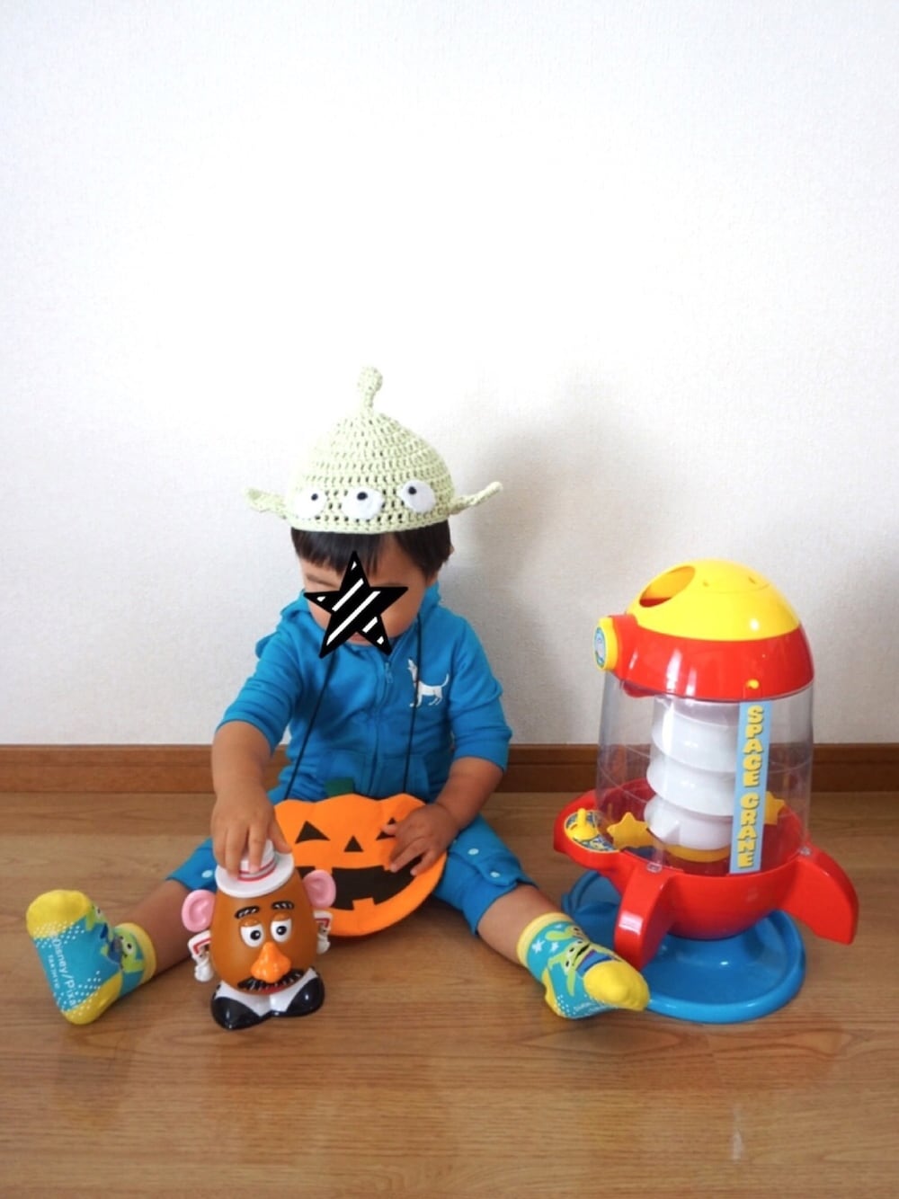 「ハロウィン、wearhalloween2020、ディズニー、リトルグリーンメン、トイストーリー、おとこのこ、男の子」｜「Handmadeのアイテム（帽子、グリーン系）」を使った、fufumaさん（キッズ・80cm）の秋コーディネートの1枚目の写真