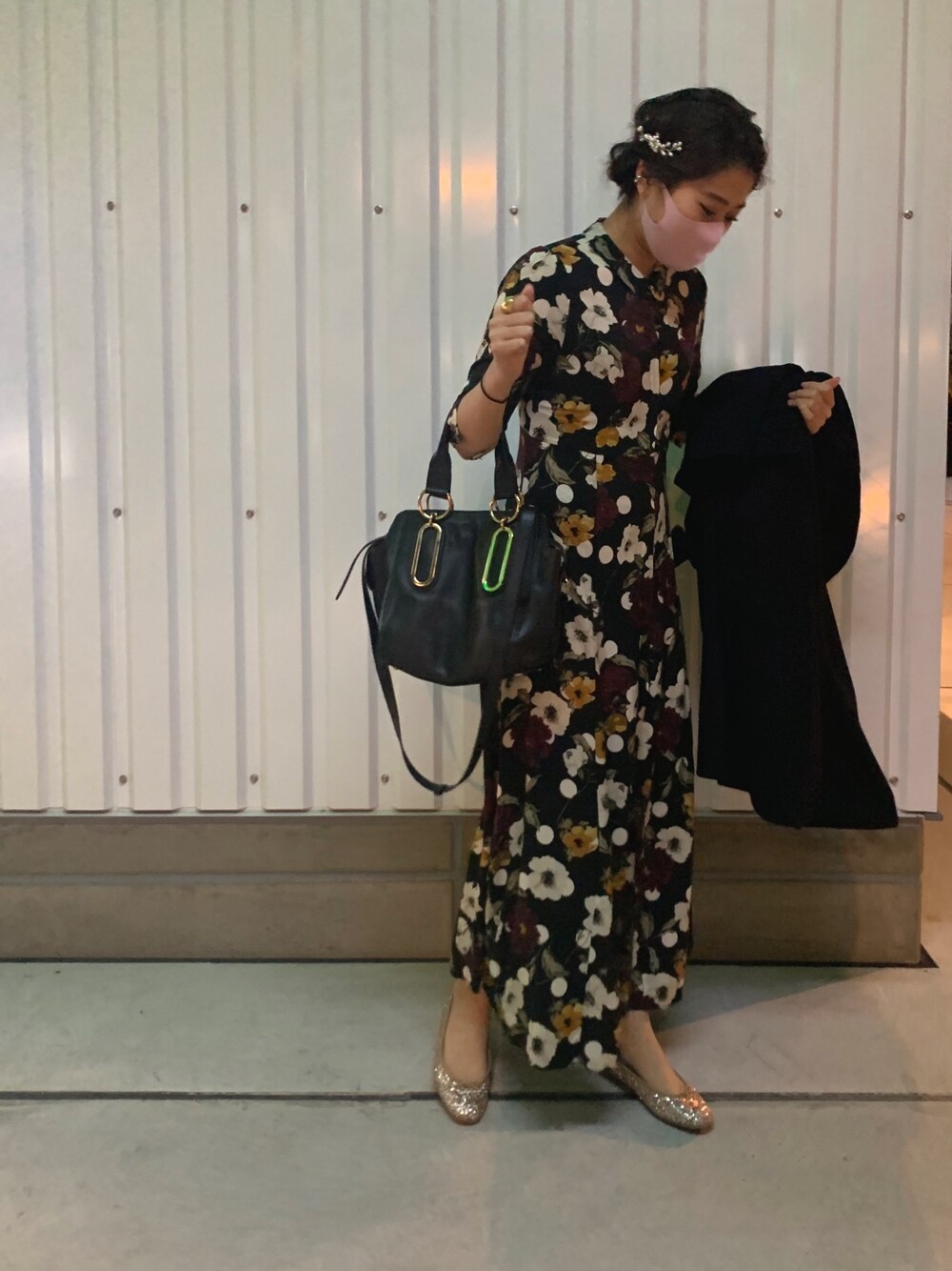「オトナ女子、休日スタイル、キレイめ、ZARA、今日のコーデ、ブラックコーデ、ootd、ワンピース、シンプル、冬コーデ」｜「BEAUTY&YOUTH UNITED ARROWSの＜6(ROKU)＞ SLIT LONG COAT/ｺｰﾄ◆（その他アウター、ブルー系）」を使った、ゆきさん（レディース・170cm）の冬コーディネートの1枚目の写真