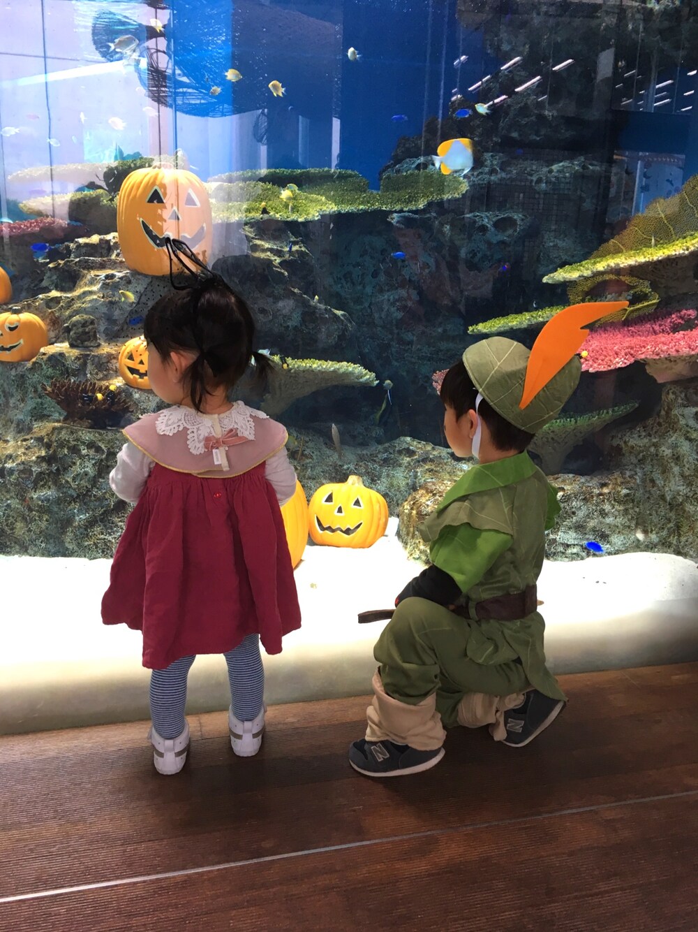 「wearhalloween2018、秋コーデ、キッズコーデ、3歳、1歳6ヶ月」｜「MARLMARLのアイテム（スタイ/よだれかけ、ピンク系）」を使った、kylieさん（キッズ・80cm）の秋コーディネートの1枚目の写真