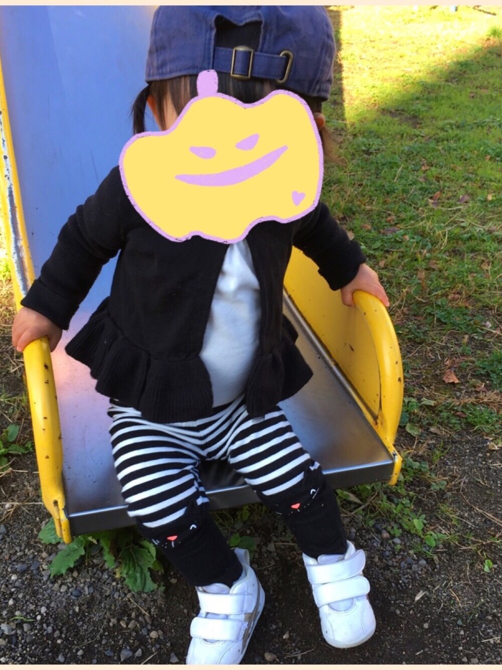 「秋コーデ、キッズコーデ、1歳6ヶ月、女の子、女の子ベビー、おしゃれさんと繋がりたい」｜「GAPのアイテム（レギンス/スパッツ、ブラック系）」を使った、kylieさん（キッズ・80cm）の秋コーディネートの1枚目の写真