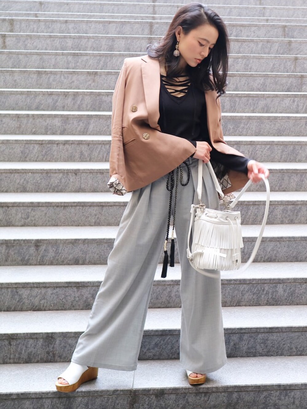 「ジャケット、searoomlynn、ワイドパンツ」｜「Uncut Boundのアイテム（サンダル、ホワイト系）」を使った、Tomomi💋さん（レディース・161cm）の冬コーディネートの1枚目の写真
