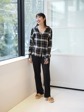 「WHITE LINE（ホワイトライン）のアイテム」を使った、watanabeさん（レディース・161cm）の春コーディネート