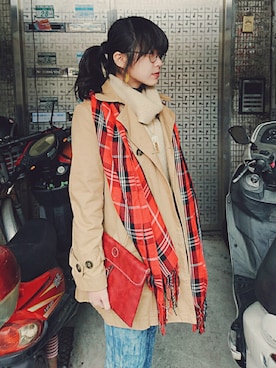 「red」｜「アイテム（トレンチコート）」を使った、shiroさん（レディース・156cm）の冬コーディネート
